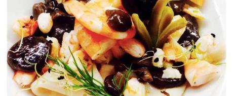 Setas salteadas con pavo y langostinos Setas salteadas con pavo y langostinos