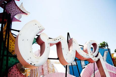 Las_Vegas-Neon_Museum-Asymmetric_Dress-Lips_Print-Mango-Outfit-travels-60