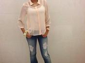 (Outfits) Femenina Romántica jeans desgarrados