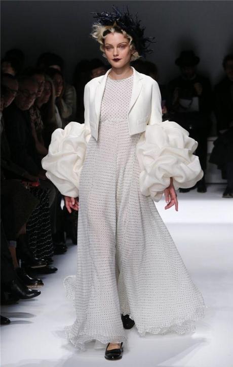 LRG Magazine - Blanco Impoluto - White Trend -  Haute Couture Schiaparelli