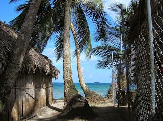 Separación entre Senidup y Tubasenika, isla Franklin, Guna Yala, San Andrés, Panamá, round the world, La vuelta al mundo de Asun y Ricardo, mundoporlibre.com