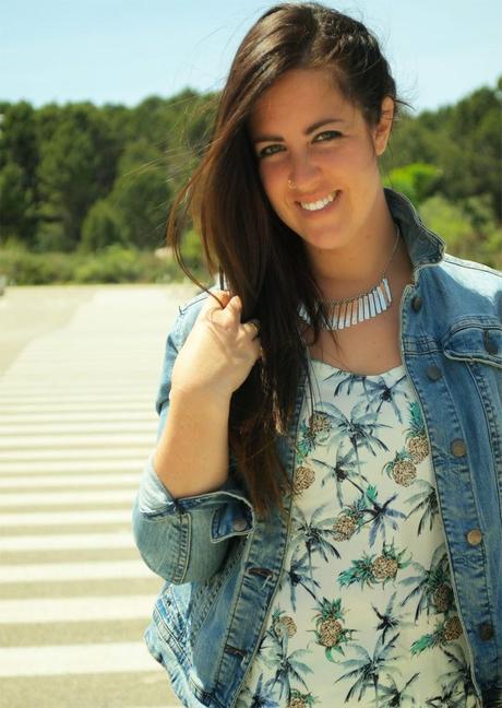 Pinneaples and Palms