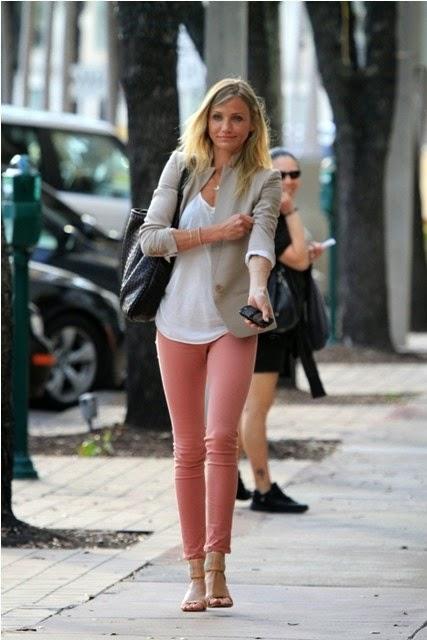 Este verano... dobla tus tejanos a lo Marilyn!