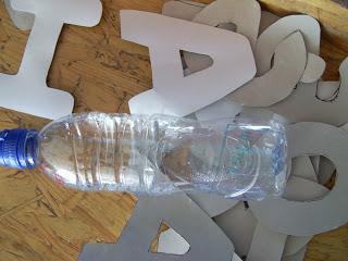 Los niños amando el agua