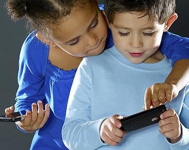 Kids-with-iPhones