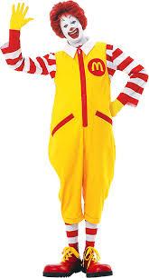 Ronald McDonald's cambia de look con un nuevo traje.