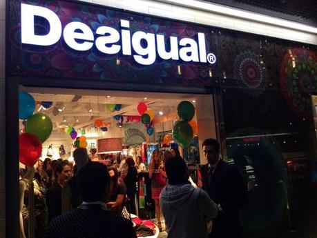 Moda , Inauguración, Desigual, Marca española, look, estilo, ropa de mujer, We love