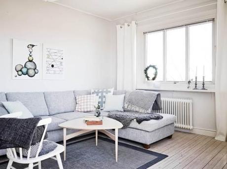 Un piso blanco y gris lleno de luz estilo nórdico escandinavo gris decoración pisos pequeños decoración interiores nórdicos decoración blanco y gris cocinas blancas modernas pequeñas blog decoración nórdica 