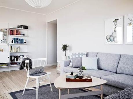 Un piso blanco y gris lleno de luz estilo nórdico escandinavo gris decoración pisos pequeños decoración interiores nórdicos decoración blanco y gris cocinas blancas modernas pequeñas blog decoración nórdica 