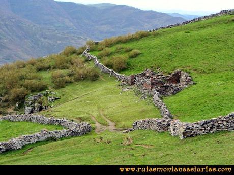 Ruta Peña Redonda: Cabañas abandonas y derruídas.