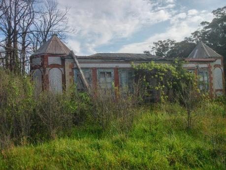 casa antigua abandonada