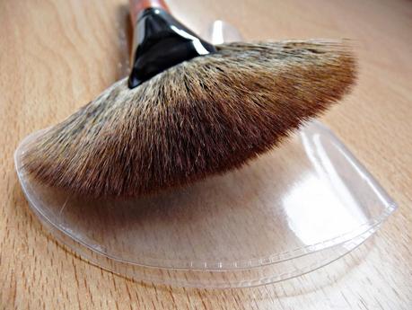 Brocha abanico de Buy in coins. ¡Si no lo veo, no lo creo!