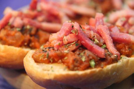 Panini a la boloñesa Panini a la boloñesa
