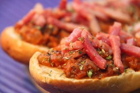 Panini a la boloñesa Panini a la boloñesa