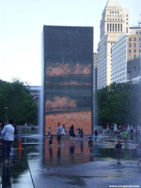CHI-013-The-Crown-Fountain-3