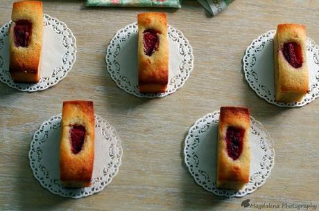 FINANCIERS CON FRESAS
