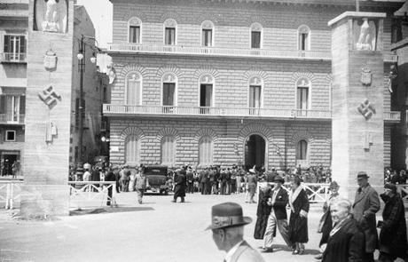 Imágenes inéditas de Hitler visitando Nápoles