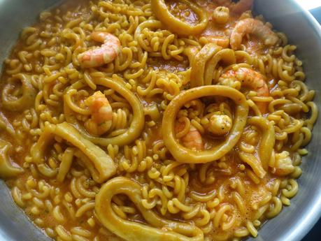 Fideuá con calamares