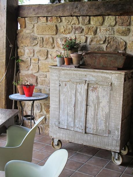 Estrenando mueble.......