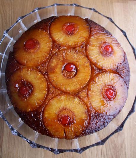 Bizcocho invertido de piña