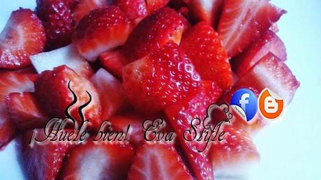 Terrina de aguacate y fresones