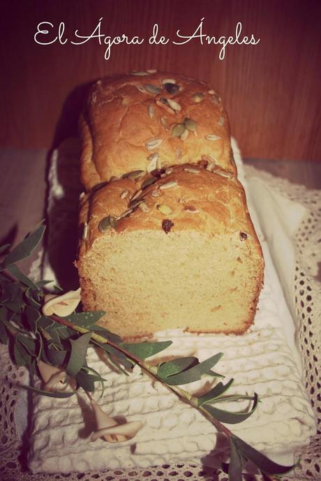 PAN DE TRIGO Y CENTENO CON ZUMO DE NARANJA