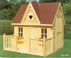 Bellas casitas para niñas en el jardín