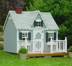 Bellas casitas para niñas en el jardín