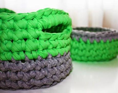 Cestas de trapillo en colores neón