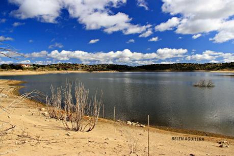 Empieza la obra de reparación de la compuerta de La Colada, presa que abastece a Almadén en determinadas situaciones