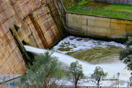Empieza la obra de reparación de la compuerta de La Colada, presa que abastece a Almadén en determinadas situaciones