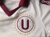 Nueva camiseta Umbro Universitario Deportes (Perú); 2014-2015