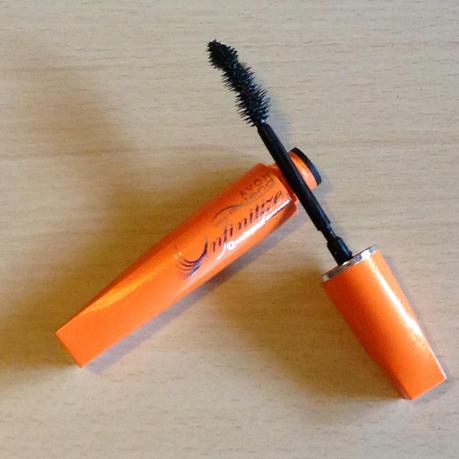 AVON presenta Infinitize, pestañas infinitas!