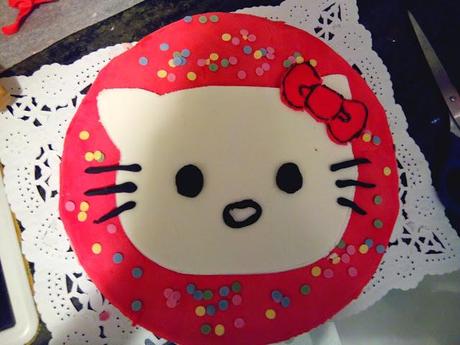 Tarta de pettit suisse y Hello Kitty