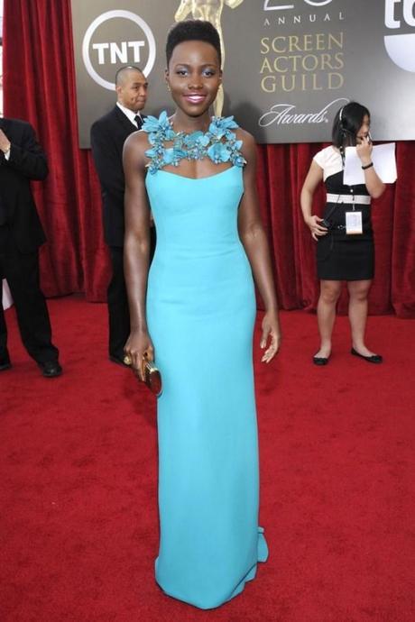 ESTILO DE LUPITA NYONG 8 B