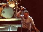 Caída Bruce Springsteen pleno concierto