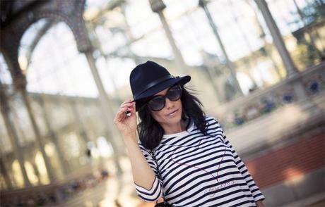 street style barbara crespo retiro palacio cristal a bicyclette tshirt navy heart fashion blogger outfit blog de moda