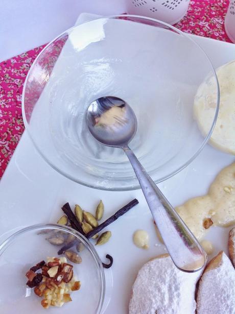 PASTAS DE LA MEDIA LUNA O GALLETAS DEL LEÓN CON CREMA INGLESA AROMATIZADA CON VAINILLA Y CARDAMOMO - TERCER RETO NAZARÍ