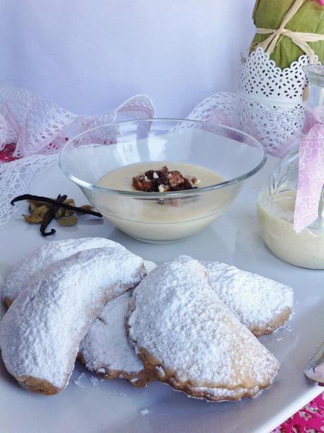 PASTAS DE LA MEDIA LUNA O GALLETAS DEL LEÓN CON CREMA INGLESA AROMATIZADA CON VAINILLA Y CARDAMOMO - TERCER RETO NAZARÍ