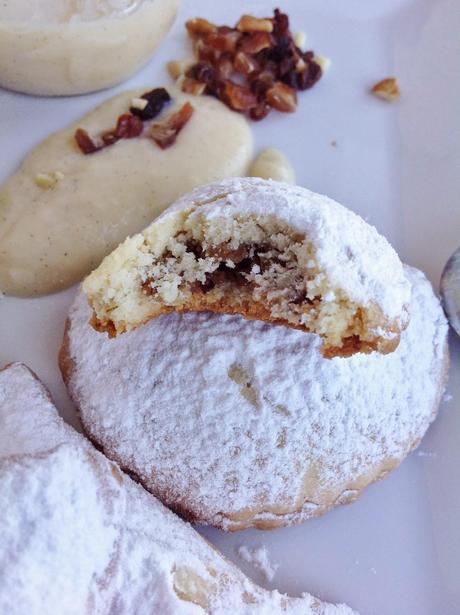 PASTAS DE LA MEDIA LUNA O GALLETAS DEL LEÓN CON CREMA INGLESA AROMATIZADA CON VAINILLA Y CARDAMOMO - TERCER RETO NAZARÍ