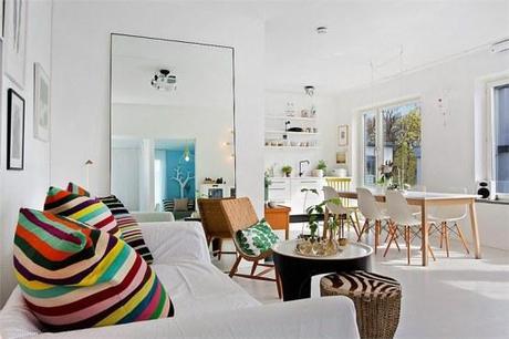 pisos luminosos pisos diáfanos decoración estilo nórdico escandinavo estanterías string encimeras de corian decoración pisos pequeños decoración en blanco cocinas blancas modernas cerámica y cristal iittala blog decoración nórdica 