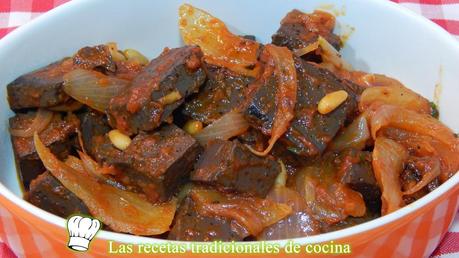 sangre de pollo con tomate