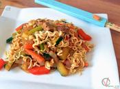 Noodles verduras chorizo vegano picante