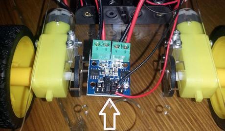 Crea un robot con nuestro kit Robot de Inicio y Arduino – Parte 2 Conexionado de los jumpers del robot