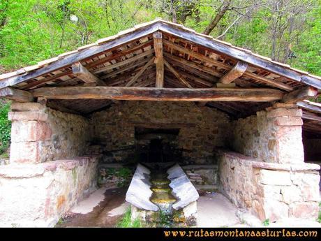 Ruta del Alba: Fuente en el inicio de la ruta