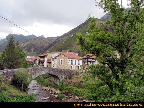 Ruta del Alba: Puente sobre el río en Soto de Agues Ruta del Alba: Puente sobre el río en Soto de Agues