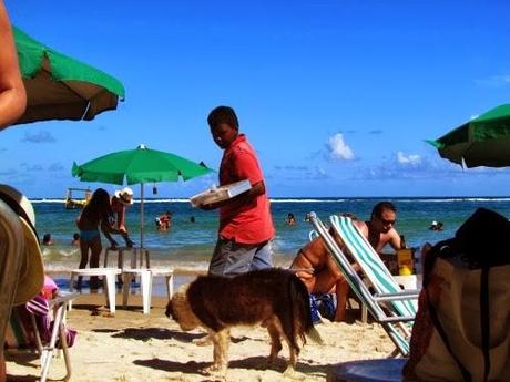 Vendedores en Playa del Francés, Maceió. Alagoas