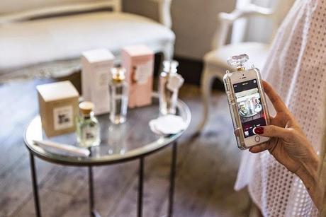 Fundas-bolso que imitan Chanel nº5