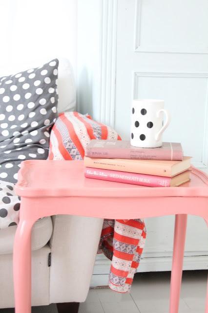 El detalle en rosa. Destaca un espacio con una pieza clave de color El detalle en rosa. Destaca un espacio con una pieza clave de color