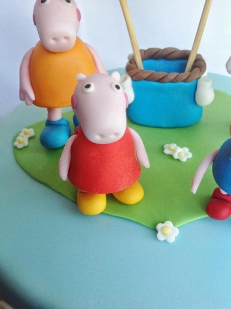 TARTA FONDANT PEPPA PIG CON GLOBO-TUTORIAL DE GLOBO, NUBES, GEORGE Y DINOSAURIO- CUARTO RETO QUÉ RICO MAMI!